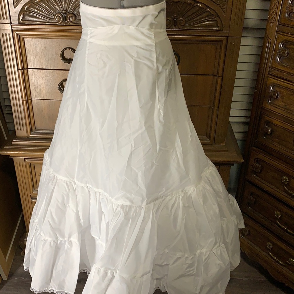 David’s bridal slip size 12 white very nice